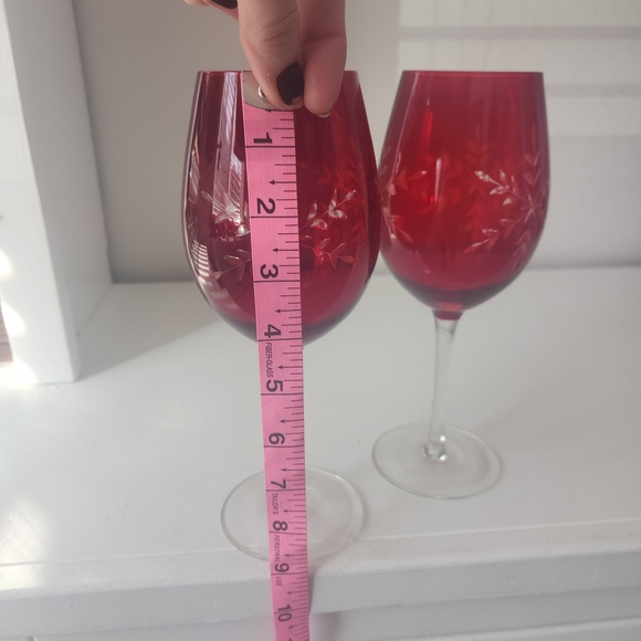 Pier One Vintage Ruby Red Snoflake Etched Glass  Wine Glass Set Of 2 - Picture 3 of 10